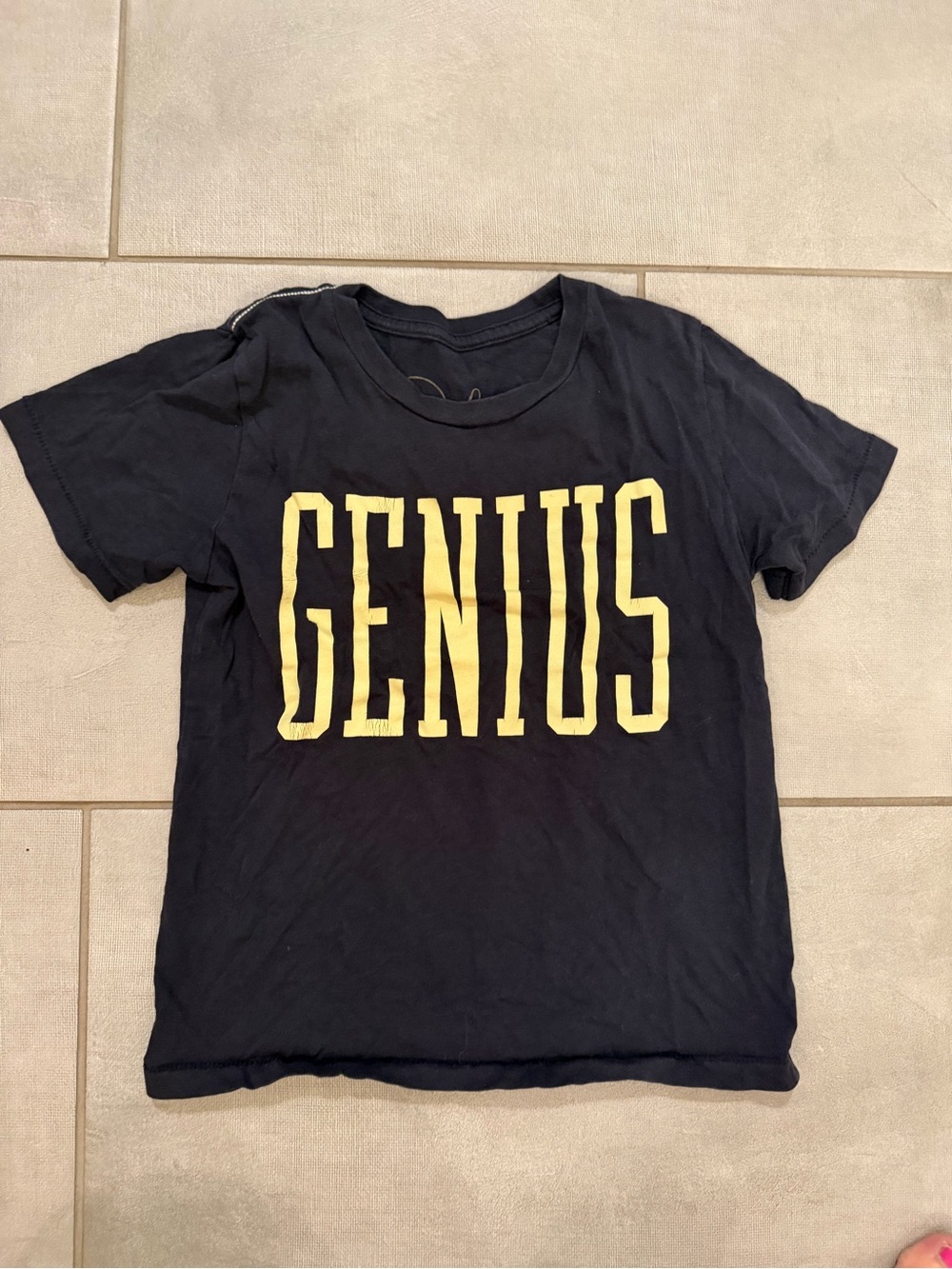 Peek Navy Short-Sleeve Tee with Cream 'GENIUS' Graphic Size S (4-5 years)